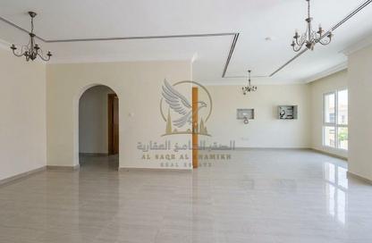 Apartment - 3 - 4 for rent in Al Qulaya'ah - Al Sharq - Sharjah