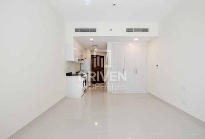 Well Maintained Unit | Pool View | Vacant