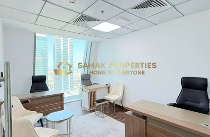 مكتب - غرفة نوم - 2 حمامات للايجار في خليج آيريس - الخليج التجاري - دبي