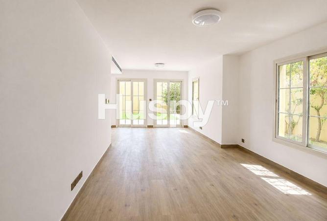 Single Row | Vacant | Landscaped Garden photo 3