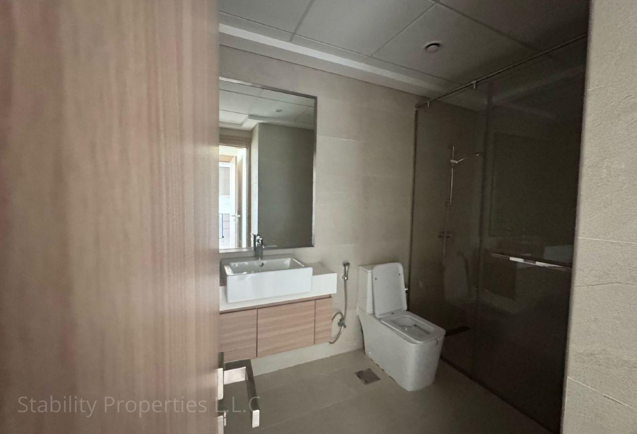 SPACIOUS LAYOUT | PRIME LOCATION | READY TO MOVE photo 9