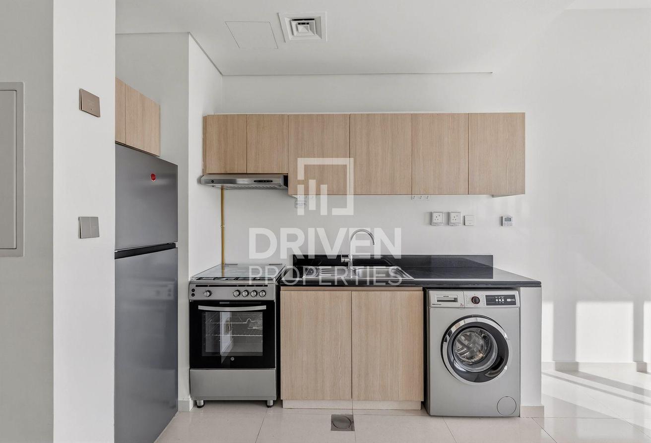 Modern Apt | Ready to Move in | Well Maintained photo 5
