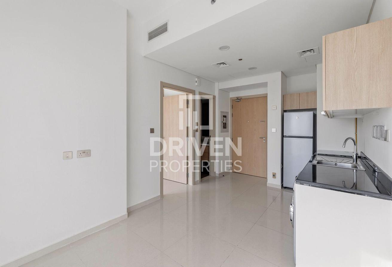 Modern Apt | Ready to Move in | Well Maintained photo 3