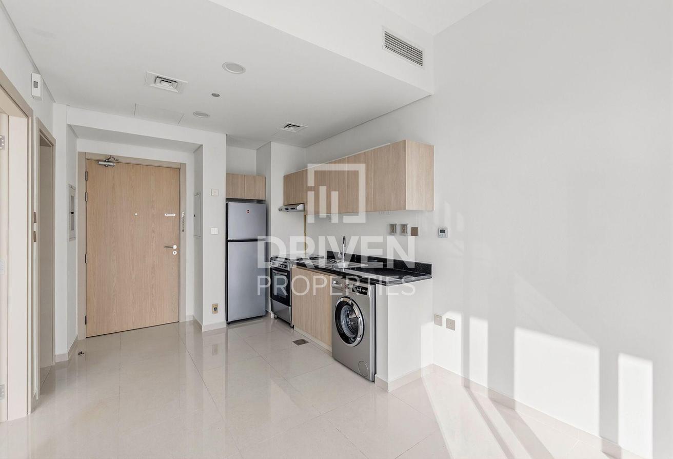 Modern Apt | Ready to Move in | Well Maintained photo 4