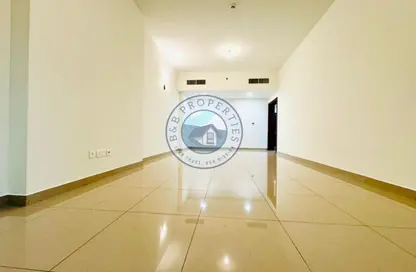 شقة - 2 غرف نوم - 3 حمامات للايجار في الجيمي أفينو - الخالدية - أبوظبي