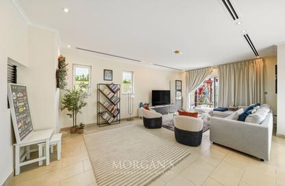 Villa - 4 Bedrooms - 4 Bathrooms for sale in Package 5A - Jumeirah Park - Dubai