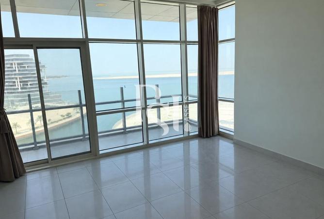 4-bed apartment in Lamar Residences · Maid's room · Sea view — photo 3