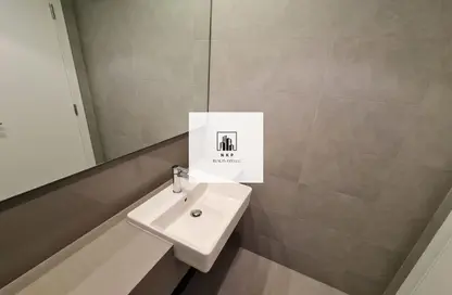 شقة - 3 غرف نوم - 3 حمامات للبيع في الجادة - الشارقة