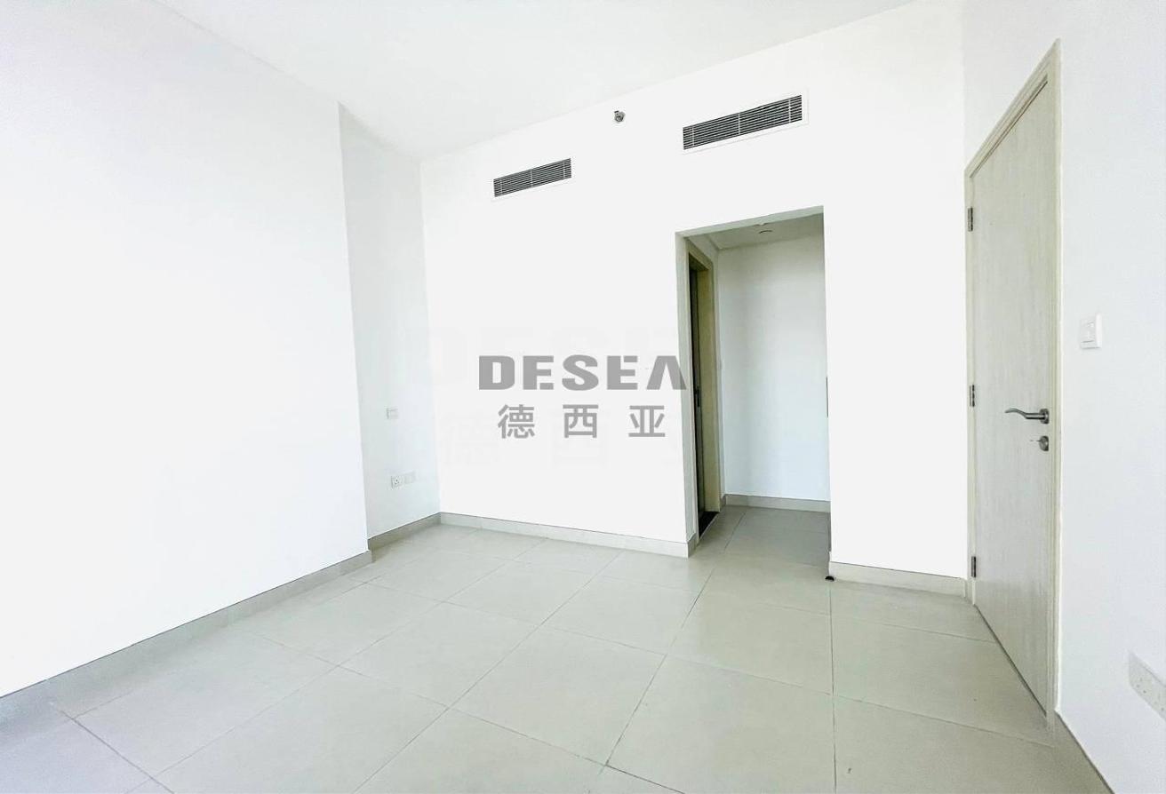 Spacious Layout | Community View | Vacant photo 6