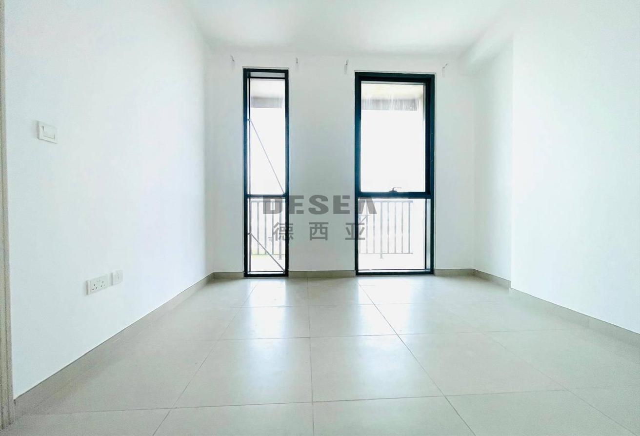 Spacious Layout | Community View | Vacant photo 3