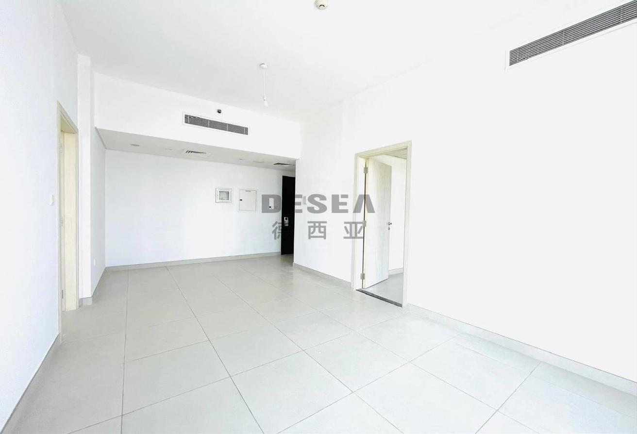 Spacious Layout | Community View | Vacant photo 5