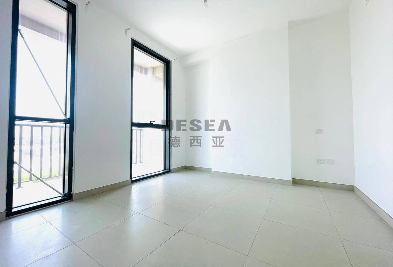 Spacious Layout | Community View | Vacant photo 4
