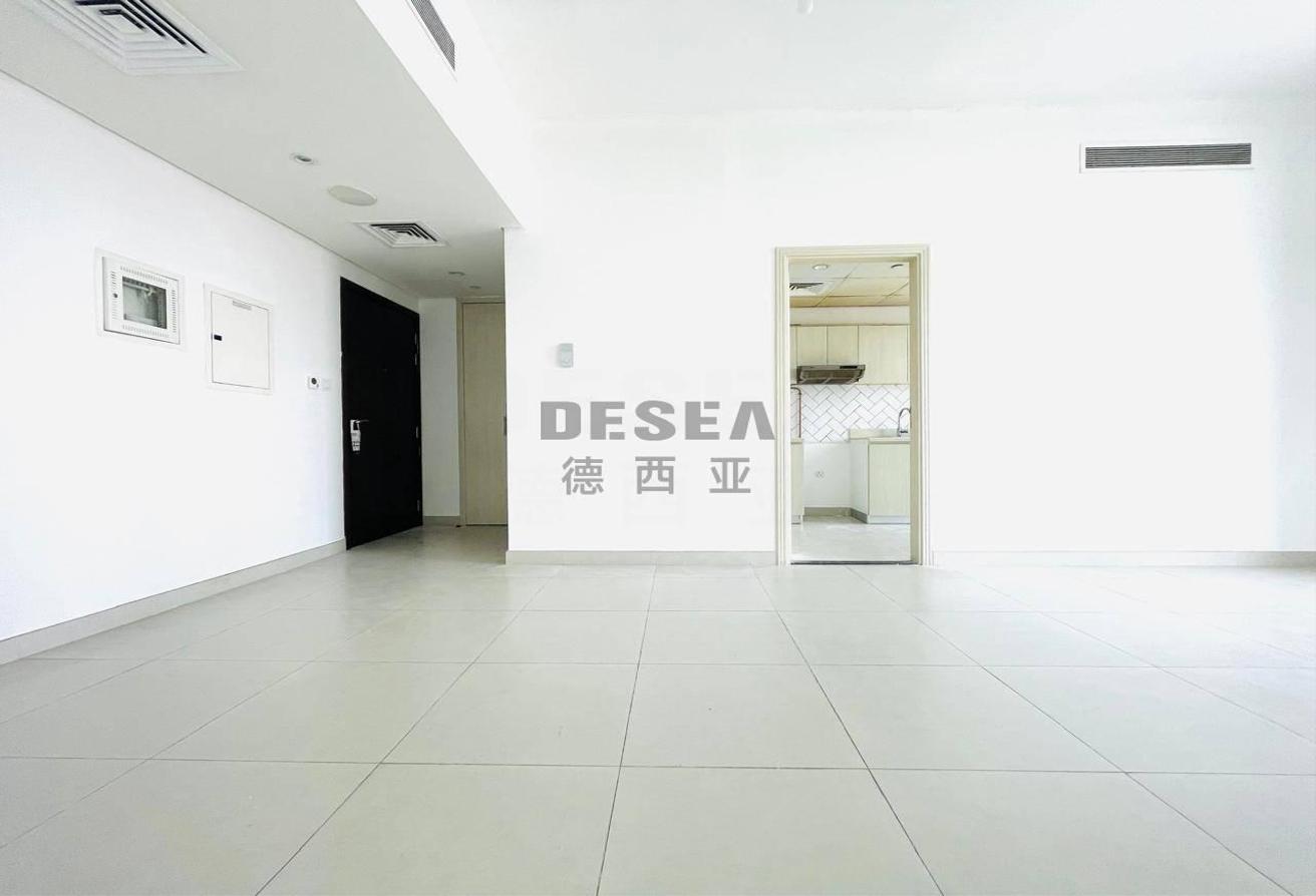 Spacious Layout | Community View | Vacant photo 8