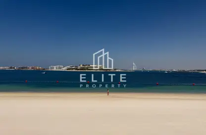 Villa - 5 Bedrooms - 6 Bathrooms for rent in Palma Residences - Palm Jumeirah - Dubai