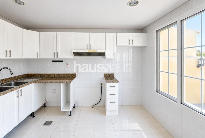 2-bed villa in Springs 12 · Vacant — photo 3