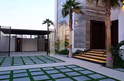 Villa - 6 Bedrooms - 7 Bathrooms for sale in West Yas - Yas Island - Abu Dhabi