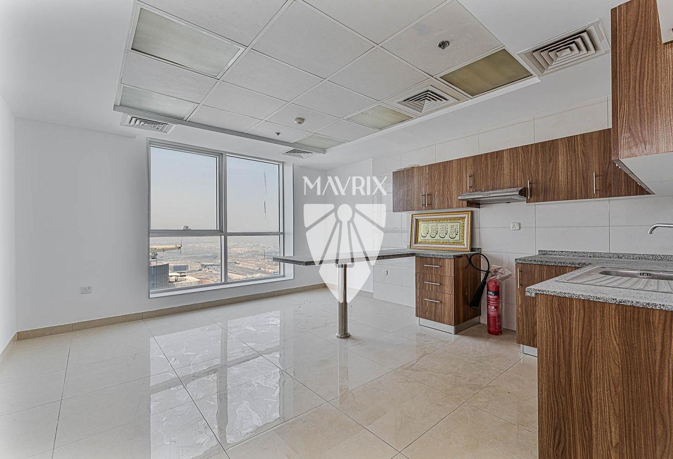 Vacant | Marina View | Penthouse | High Floor photo 16