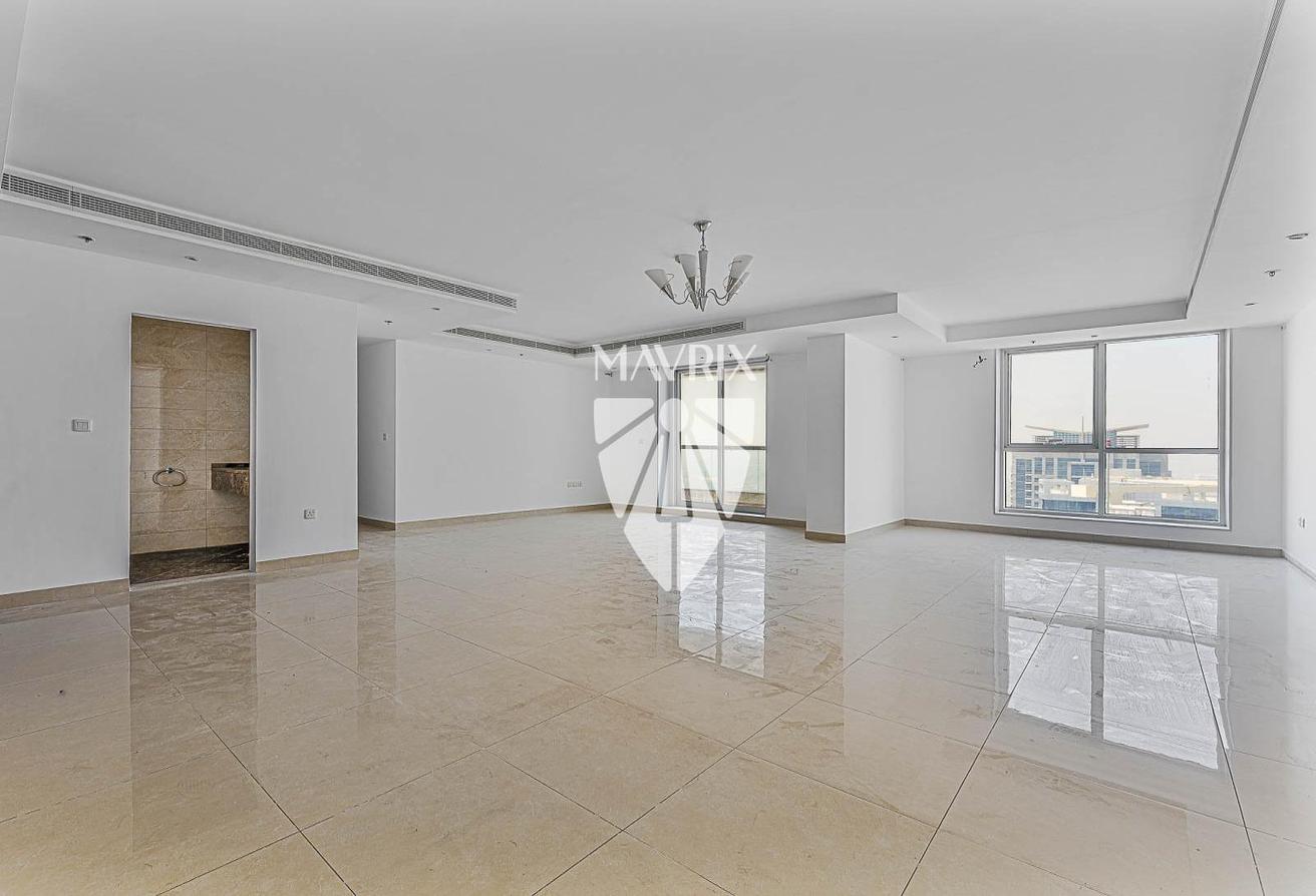 Vacant | Marina View | Penthouse | High Floor photo 9