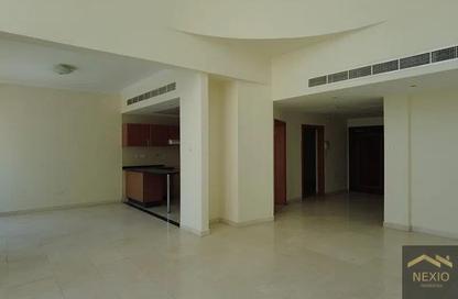Apartment - 3 Bedrooms - 4 Bathrooms for rent in Emerald Residence - Dubai Marina - Dubai