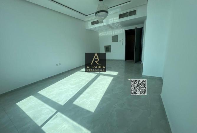 102008887 - Property Image 2
