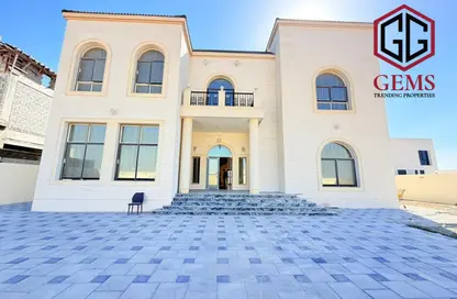 Villa - 5 Bedrooms - 6 Bathrooms for rent in Al Aweer 1 - Al Aweer - Dubai