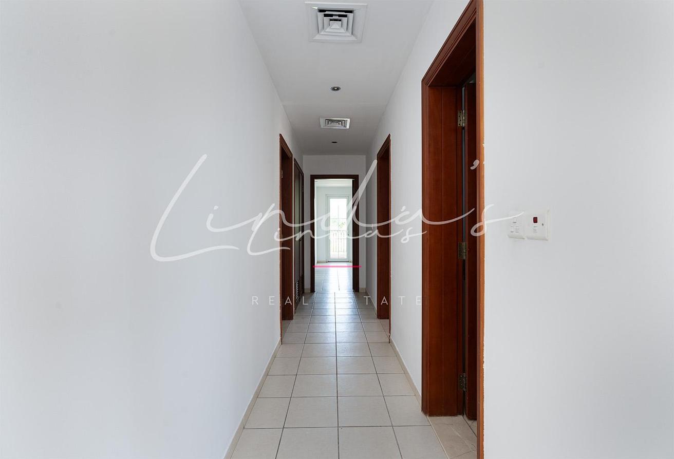 Single Row | well maintained | Prime location photo 18