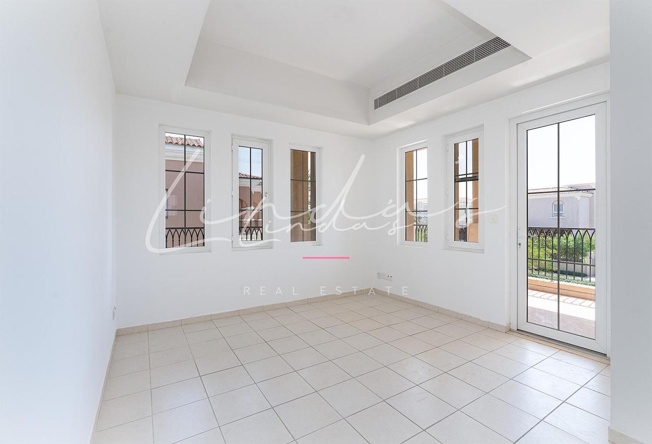 Single Row | well maintained | Prime location photo 12