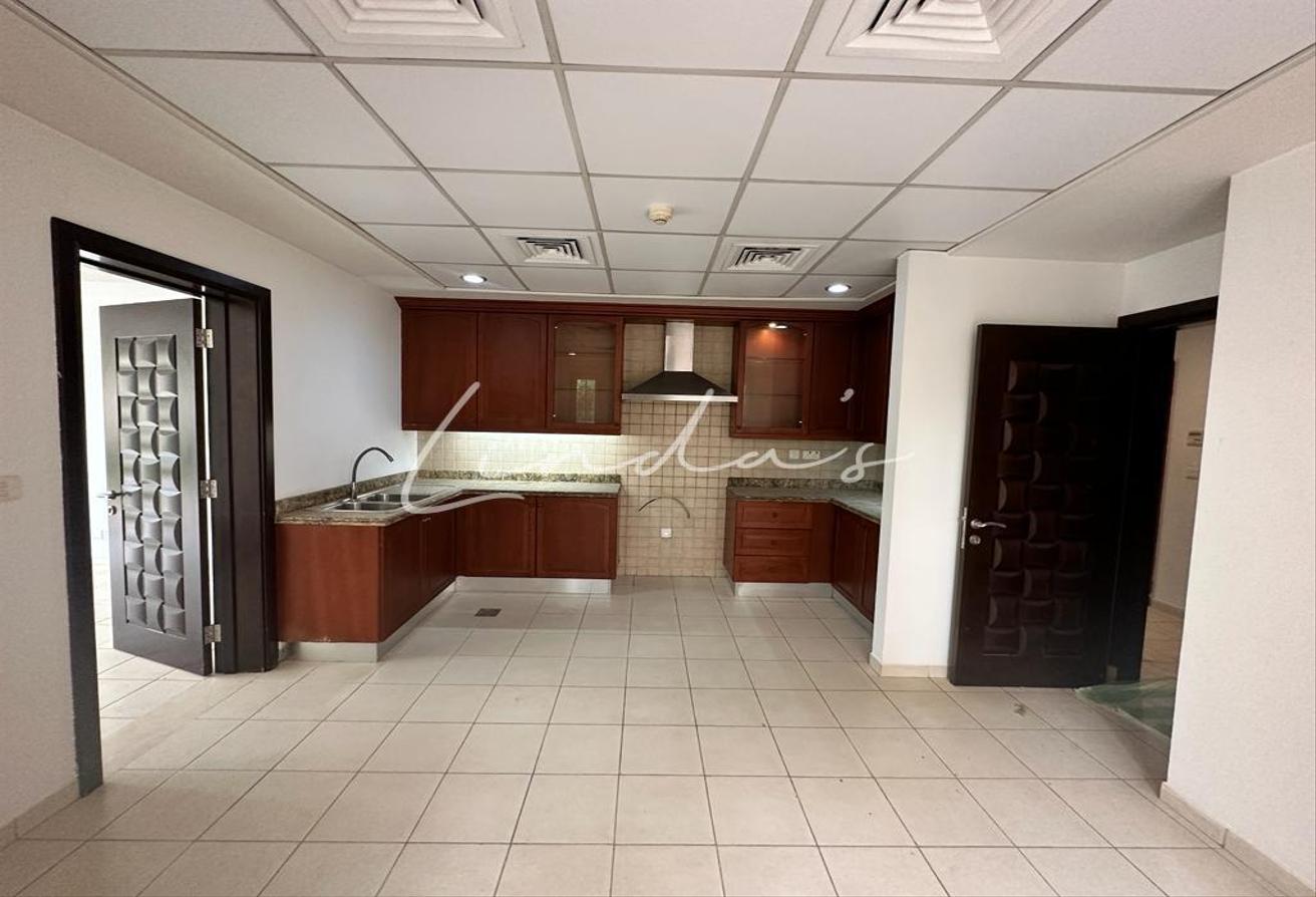 Single Row | well maintained | Prime location photo 5
