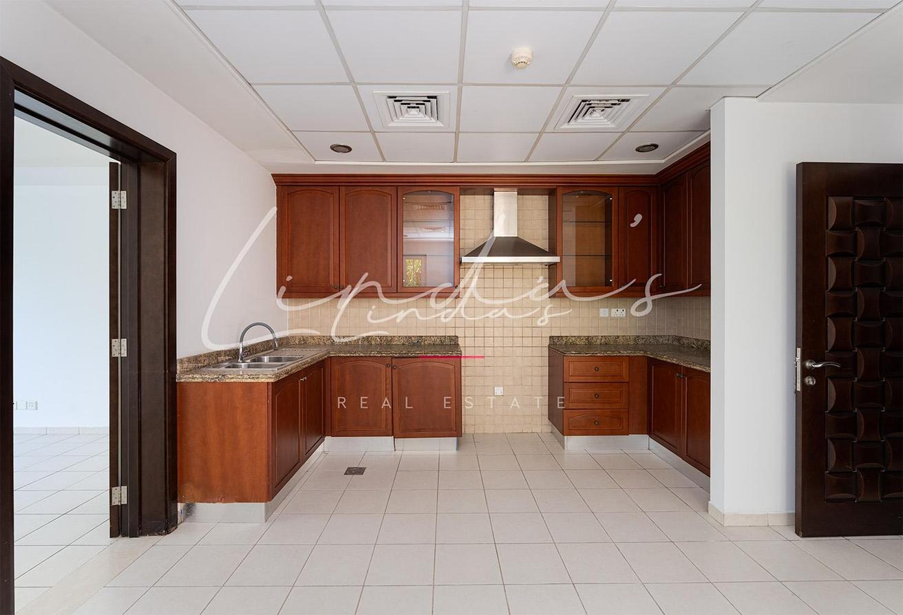 Single Row | well maintained | Prime location photo 4
