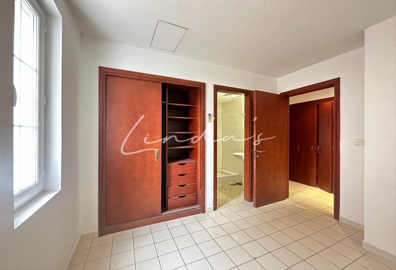 Single Row | well maintained | Prime location photo 23