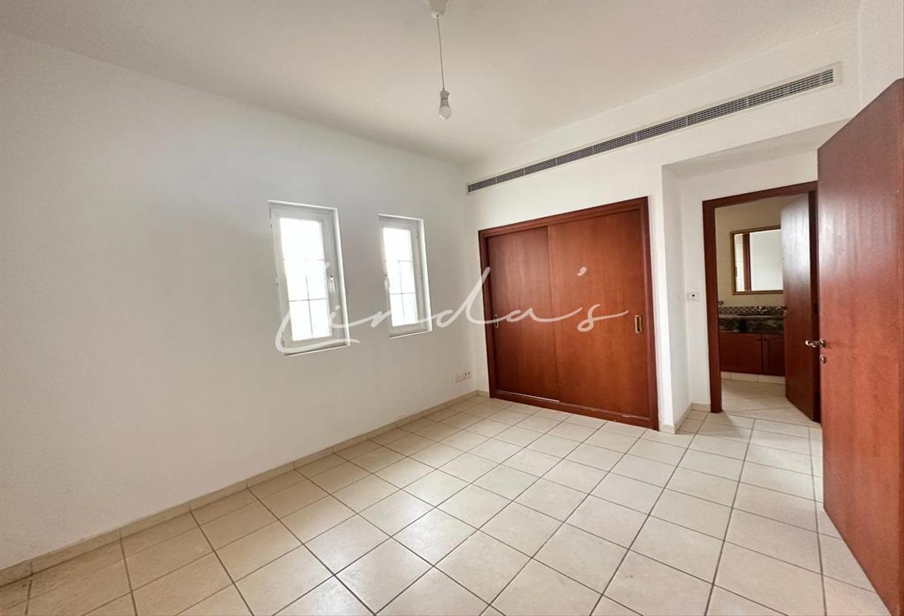 Single Row | well maintained | Prime location photo 10