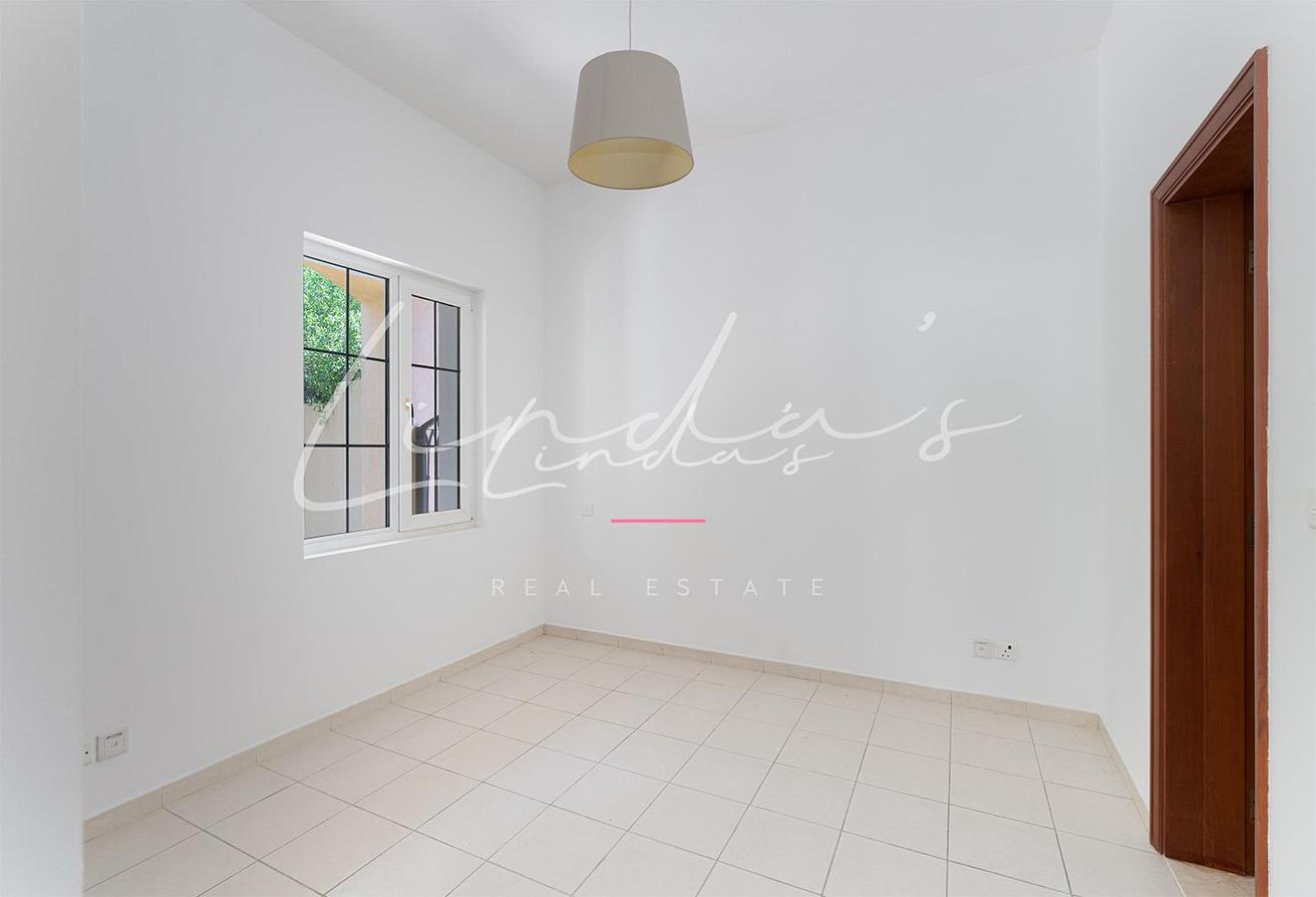 Single Row | well maintained | Prime location photo 13