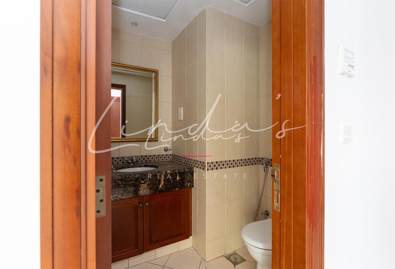 Single Row | well maintained | Prime location photo 16