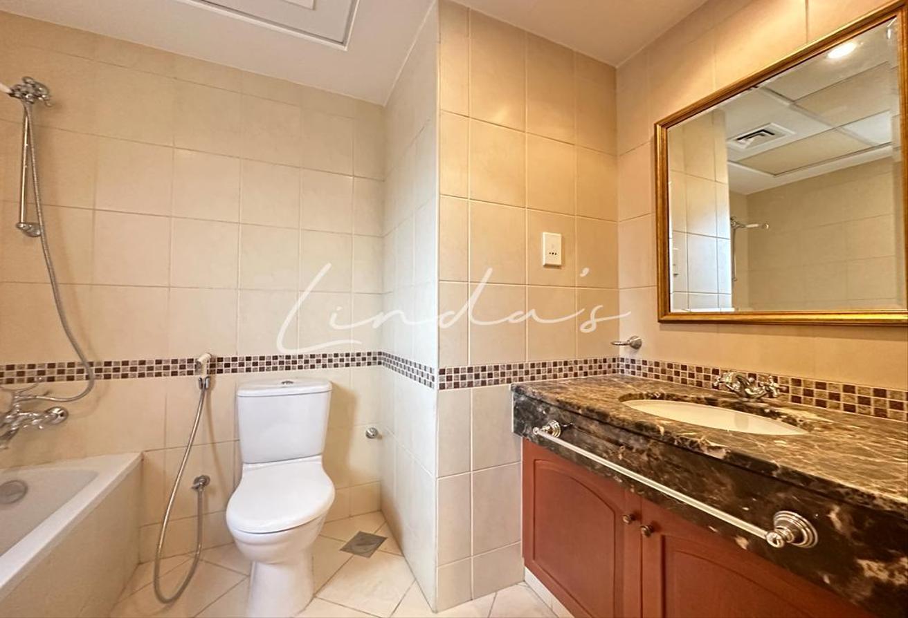 Single Row | well maintained | Prime location photo 8