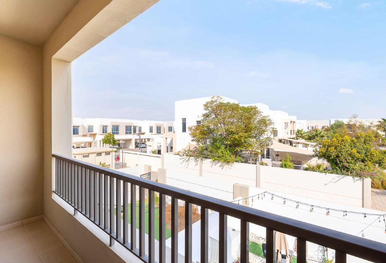 3 bedroom townhouse in Hayat Townhouses, Town Square: 24
