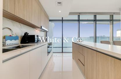 Apartment - 3 Bedrooms - 4 Bathrooms for sale in Beach Vista Tower 2 - Beach Vista - Emaar Beachfront - Dubai Harbour - Dubai