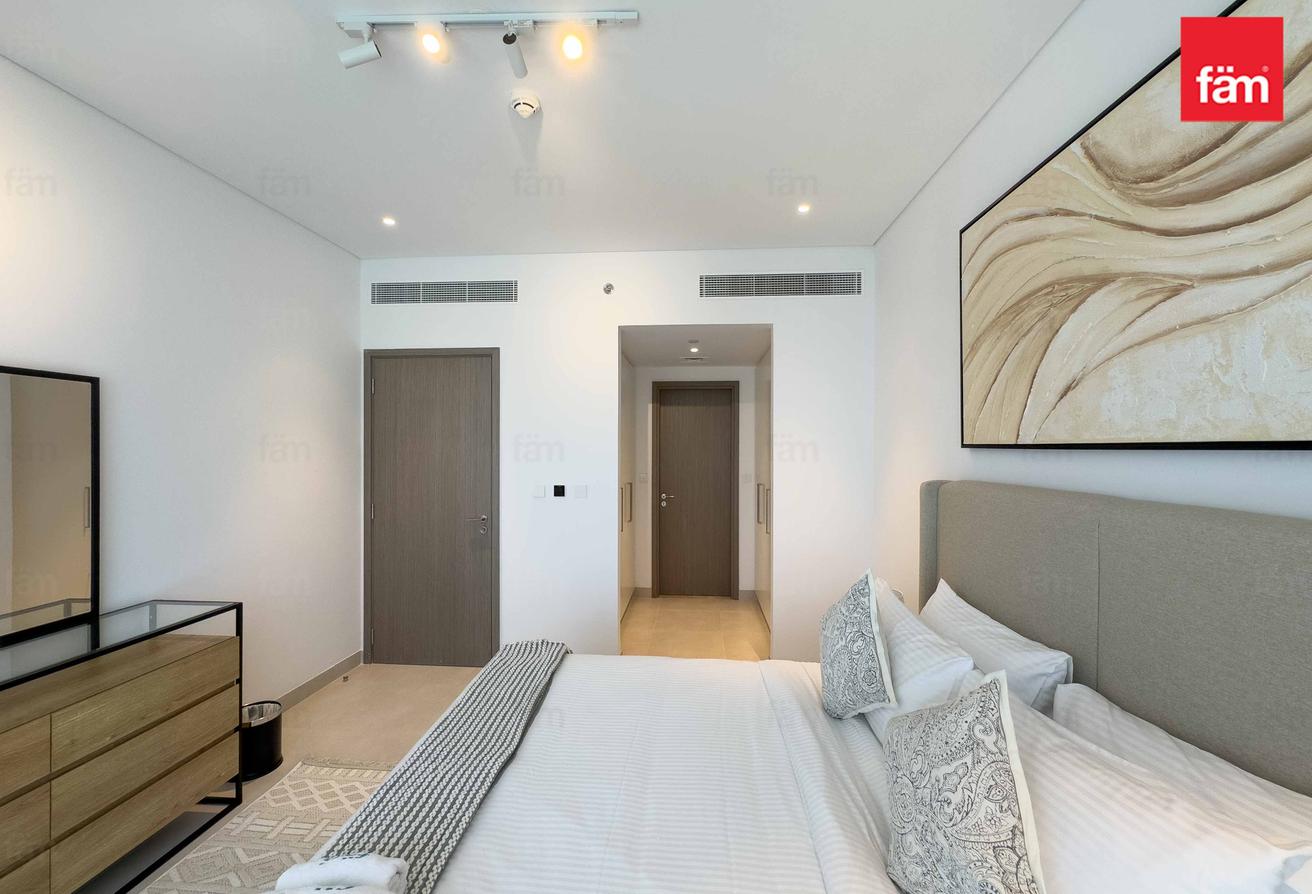 Park View | Prime Location | Luxury | Spacious photo 11
