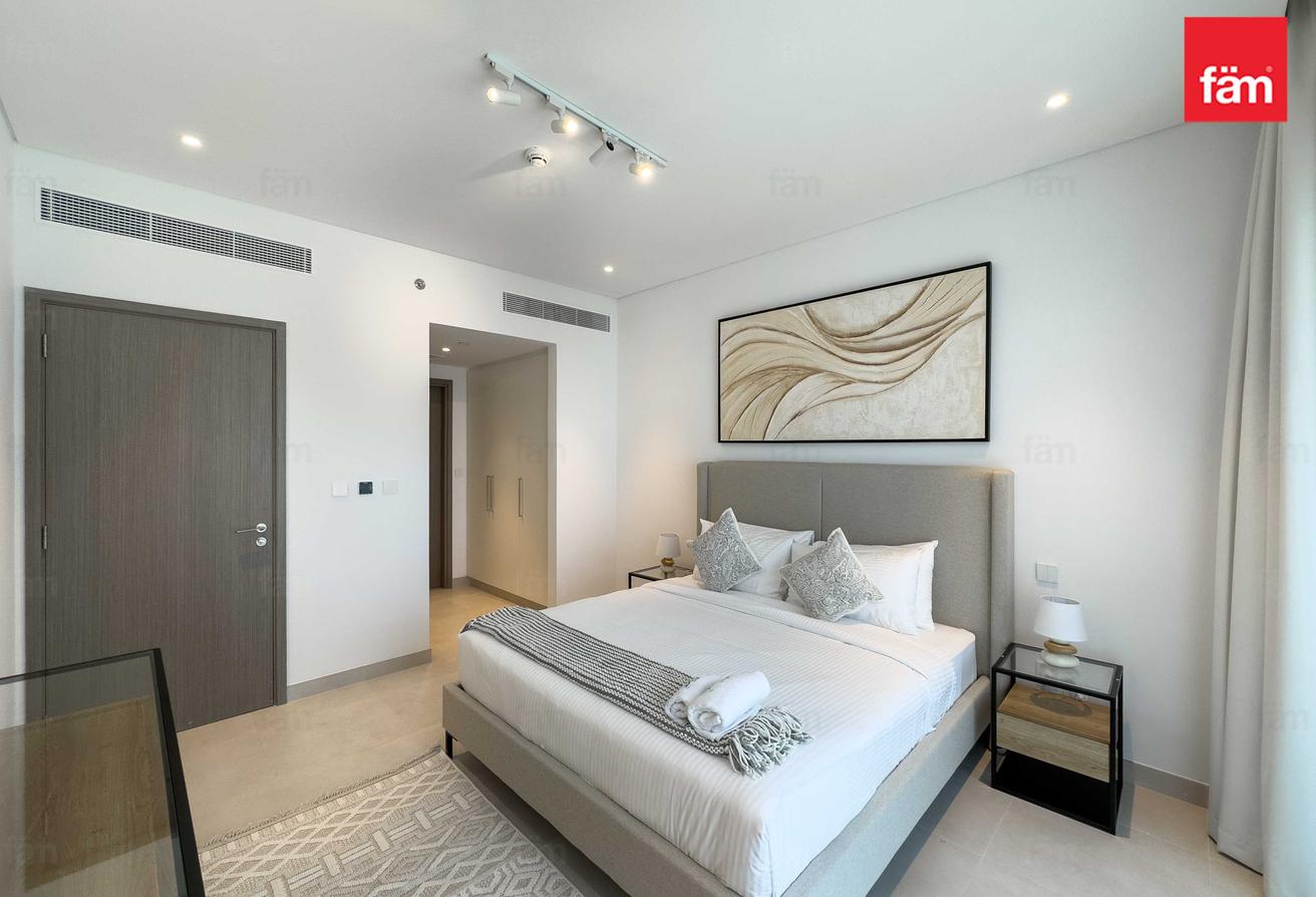 Park View | Prime Location | Luxury | Spacious photo 13