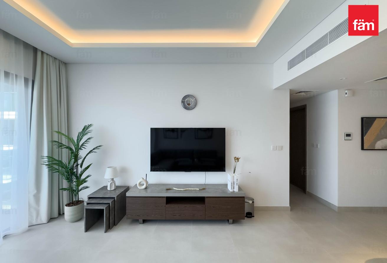 Park View | Prime Location | Luxury | Spacious photo 8