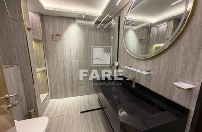 Apartment - 2 - 3 for sale in Blue Tower - Al Majaz 3 - Al Majaz - Sharjah