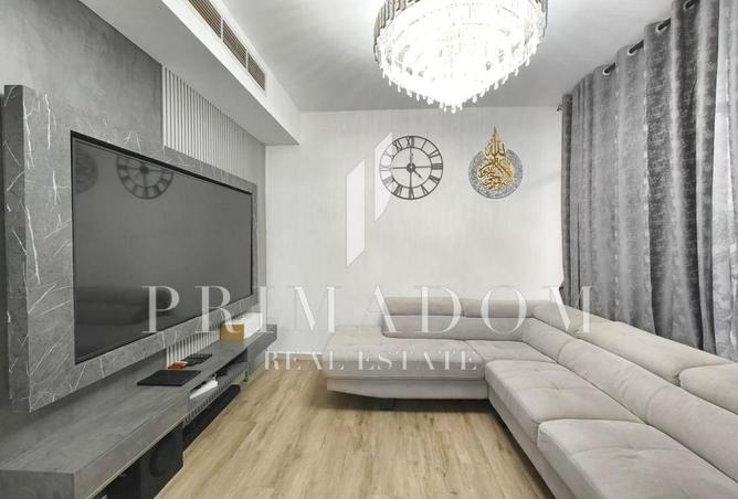 73845449 - Property Image 3