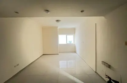 شقة - غرفة نوم - 2 حمامات للايجار في شارع التعاون الجديد - التعاون - الشارقة