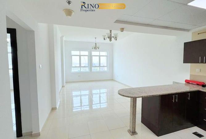 Spacious Layout | High Floor | Ready to Move photo 2