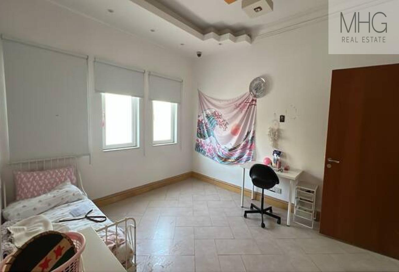 Stylish 4BR Villa | Semi-Furnished | Vacant photo 6