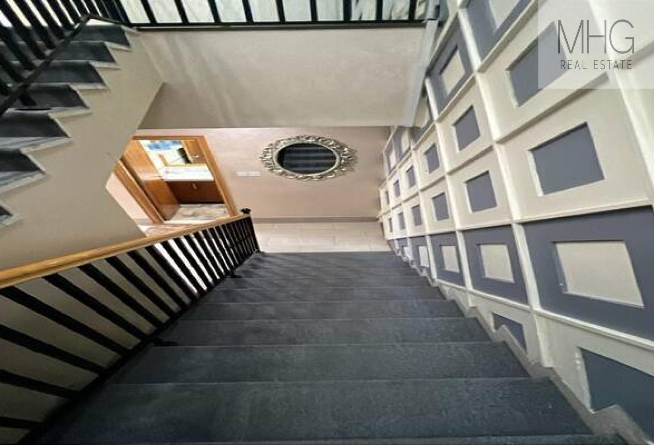 Stylish 4BR Villa | Semi-Furnished | Vacant photo 8