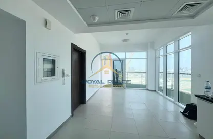 شقة - غرفة نوم - 2 حمامات للايجار في بوابة بن غاطي - الجداف - دبي