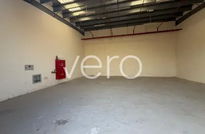 مستودع - 1 حمام للايجار في الصجعة الصناعية - الصجعة - الشارقة