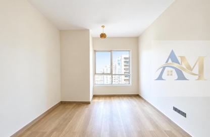 Apartment - 2 - 3 for rent in Al Ghazal Tower - Al Khan Lagoon - Al Khan - Sharjah