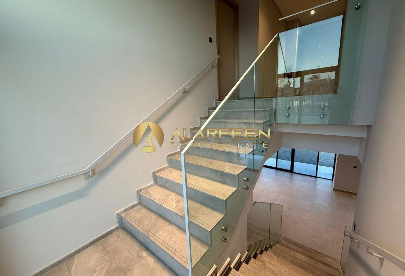 Spacious Plot | Best Location | Private Garden photo 8