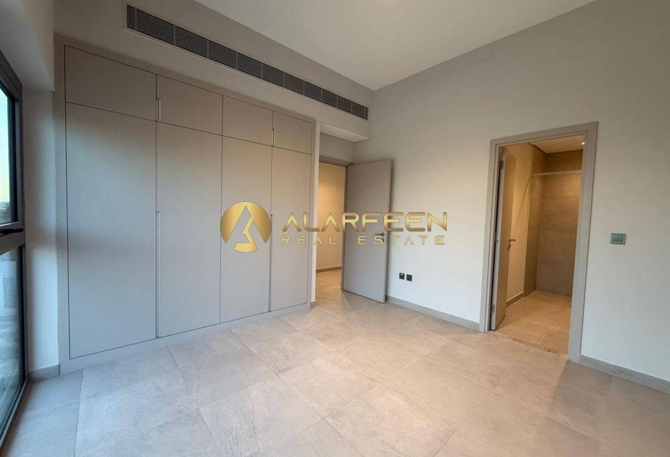 Spacious Plot | Best Location | Private Garden photo 4